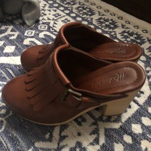 Madewell Classic Brown Leather Clogs Fringe